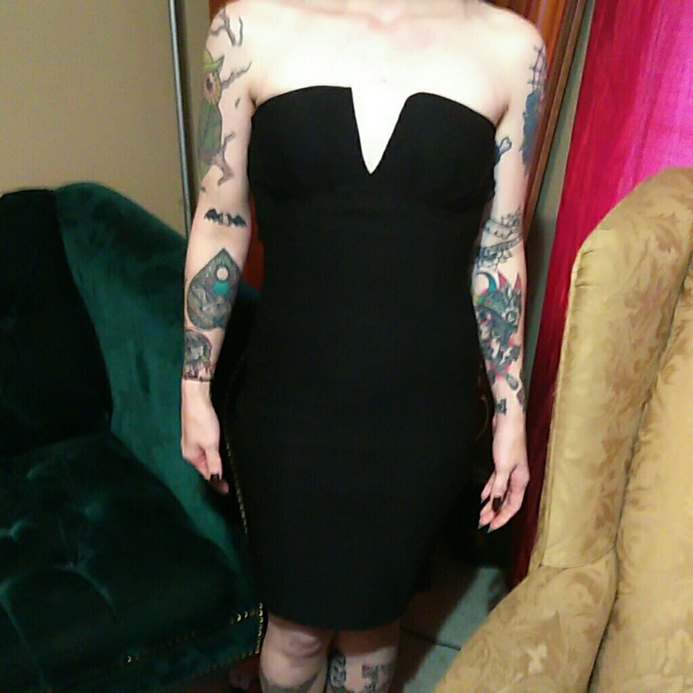BNWOT Strapless Black Form Fitting Dress
